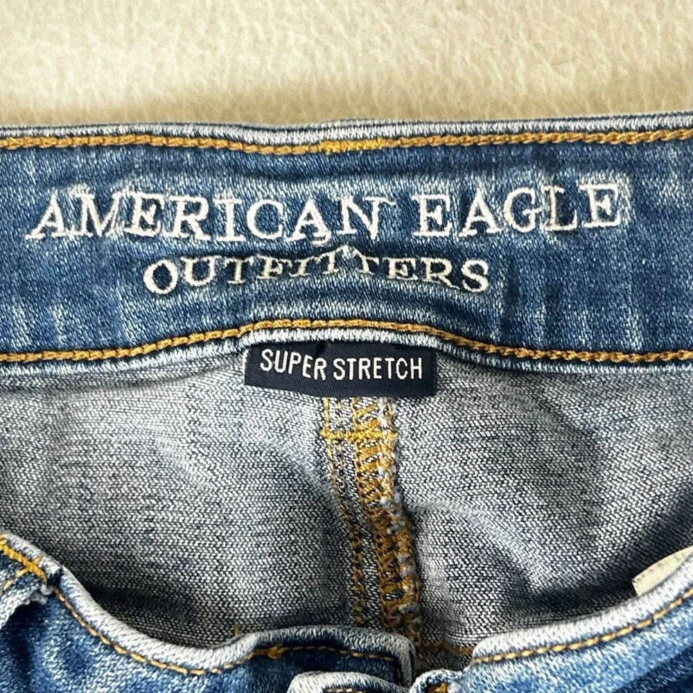 American Eagle Hi-Rise Shortie Distressed Denim Shorts Blue Super Stretch Size 2 - Picture 4 of 13